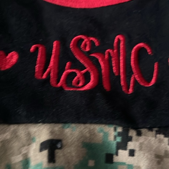 9-12 month onesie - Picture 2 of 5